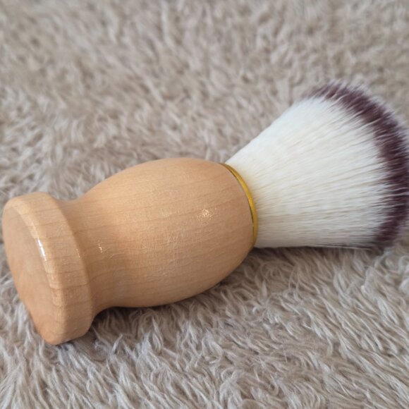 Soft synthetic shaving brush – wood handle, 24 mm - Picture 2 of 3